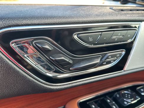 Used 2021 Lincoln Navigator Reserve w/ Luxury Package image 12