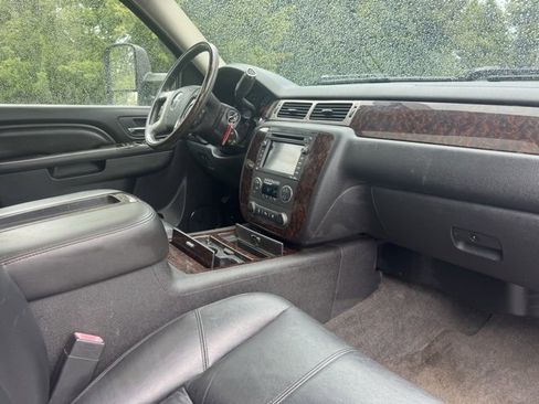 Used 2011 GMC Sierra 2500 Denali w/ Suspension Package, Off-Road image 36