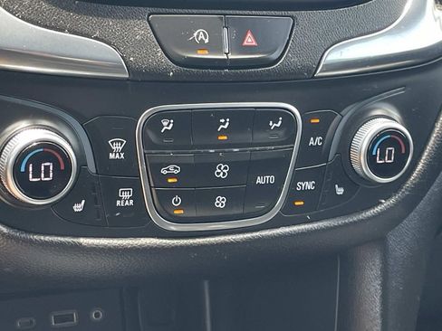 Used 2023 Chevrolet Equinox LT FWD image 16
