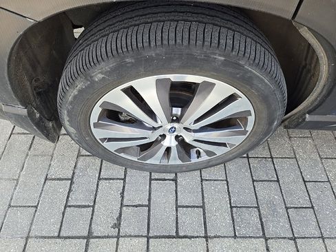 Used 2022 Subaru Ascent Limited w/ Technology Package image 13