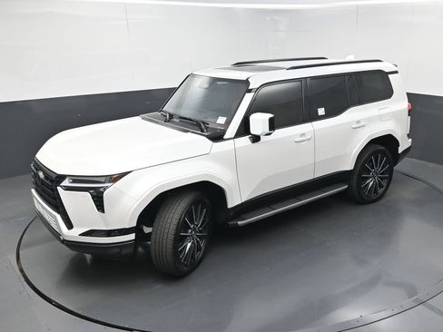 Used 2024 Lexus GX 550 w/ Accessory Package (2T) AWD/4WD image 36