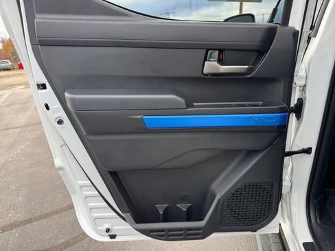 New 2025 Toyota Tacoma TRD Off-Road image 25