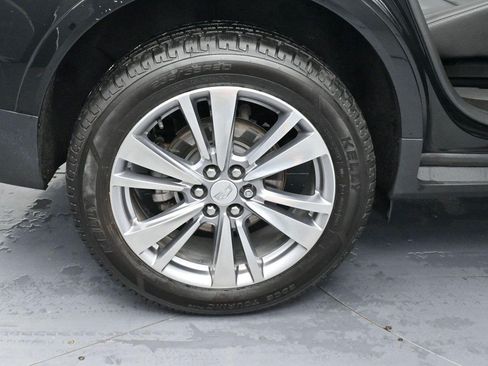 Certified 2024 Cadillac XT5 Premium Luxury w/ LPO, Floor Liner Package AWD/4WD image 39