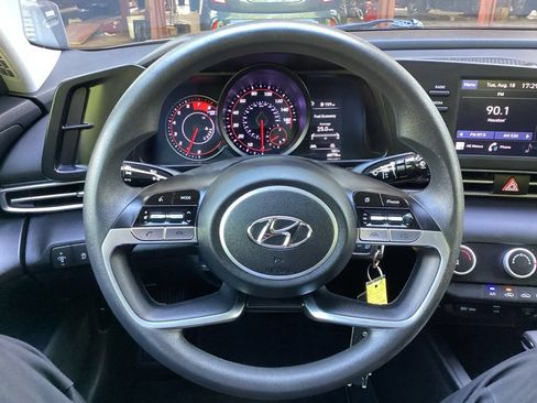 Used 2023 Hyundai Elantra SE FWD image 45