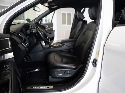 Used 2018 Ford Explorer Sport AWD/4WD image 10