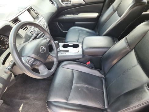 Used 2020 Nissan Pathfinder SL FWD image 11
