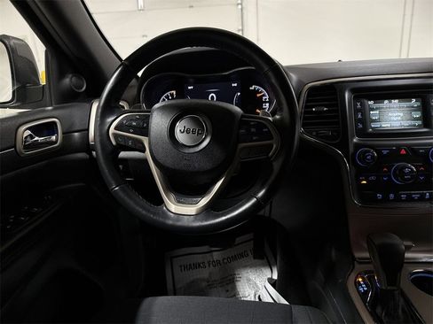 Used 2017 Jeep Grand Cherokee Laredo w/ Quick Order Package 23E image 19