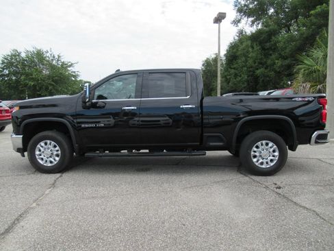 Used 2022 Chevrolet Silverado 2500 LTZ w/ LTZ Plus Package AWD/4WD image 4