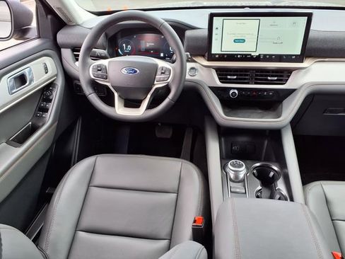 New 2026 Ford Explorer Active w/ Active Comfort Package RWD image 8