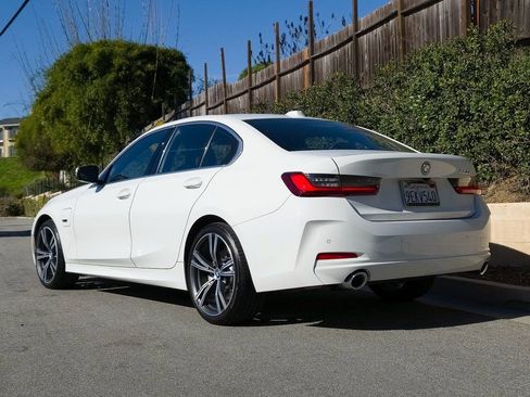 Used 2023 BMW 330e w/ Driving Assistance Package image 5