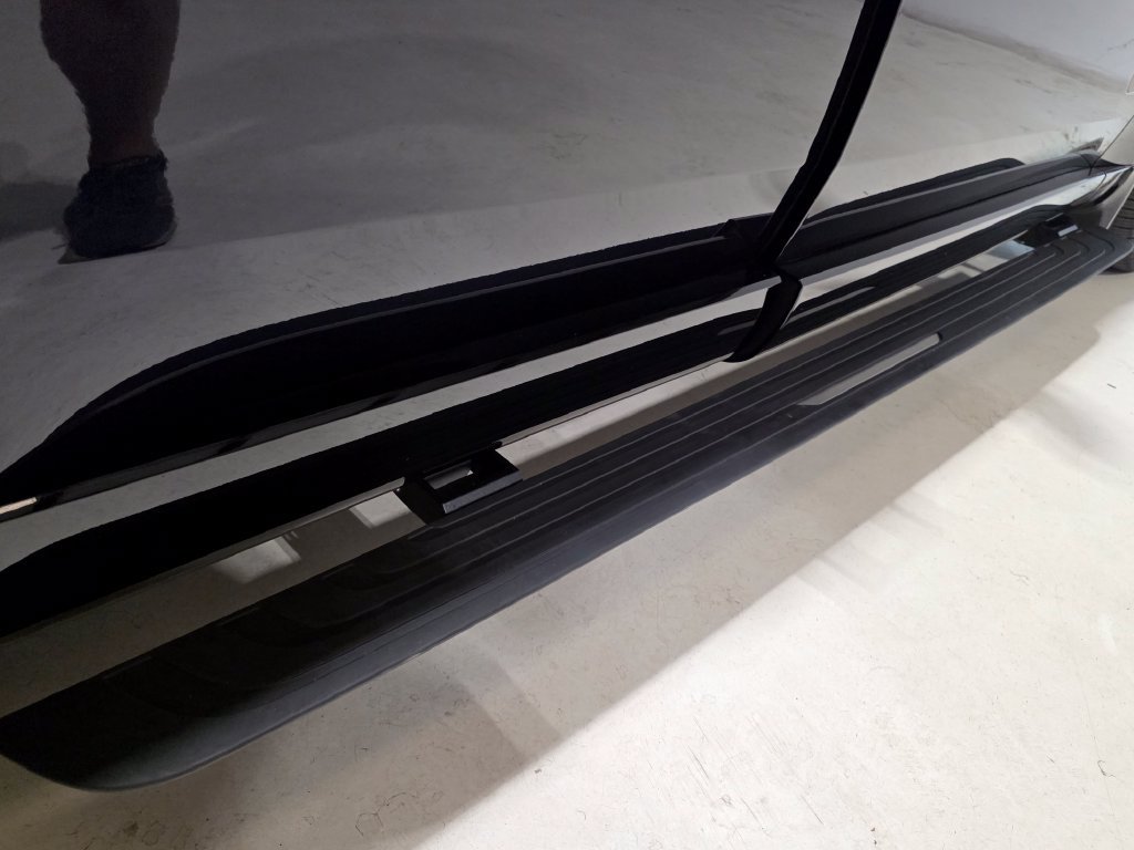 New 2026 Land Rover Range Rover SV AWD/4WD image 35