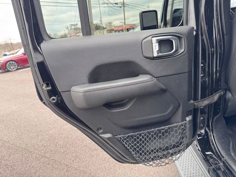 Used 2020 Jeep Gladiator Overland image 25