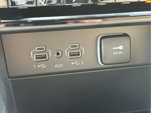 New 2025 Jeep Grand Cherokee Limited w/ Trailer Tow Package image 38