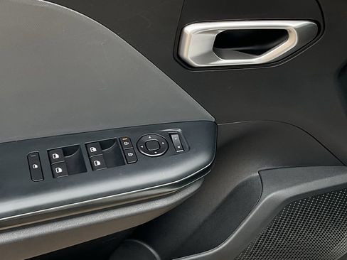 Used 2025 Kia K4 LXS image 12