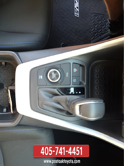 Used 2025 Toyota RAV4 SE AWD/4WD image 16