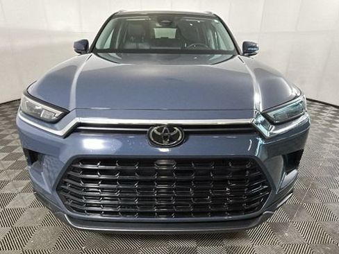 Used 2024 Toyota Grand Highlander AWD image 7