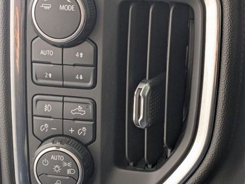 Used 2020 Chevrolet Silverado 1500 LT Trail Boss image 15