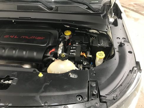 Used 2018 Jeep Compass Latitude w/ Cold Weather Group image 36