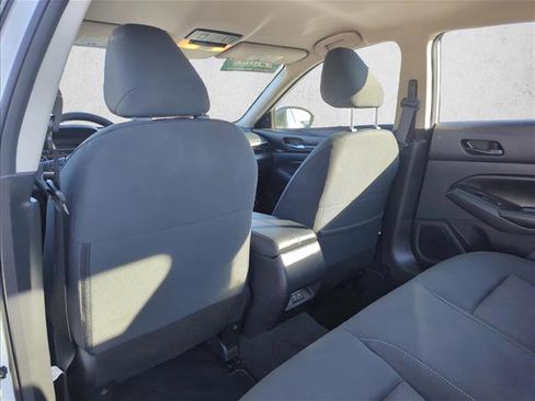 Used 2025 Nissan Altima 2.5 SV image 16