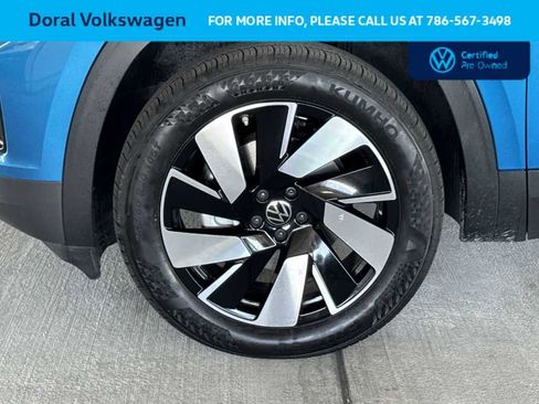 Certified 2024 Volkswagen Atlas Cross Sport SE FWD image 11