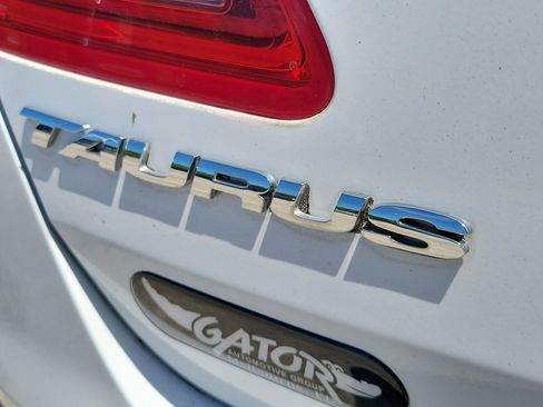 Used 2015 Ford Taurus SE FWD image 7