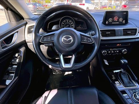 Used 2018 MAZDA MAZDA3 Touring image 7