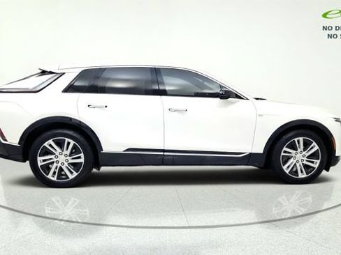 Used 2024 Cadillac Lyriq Tech RWD image 10