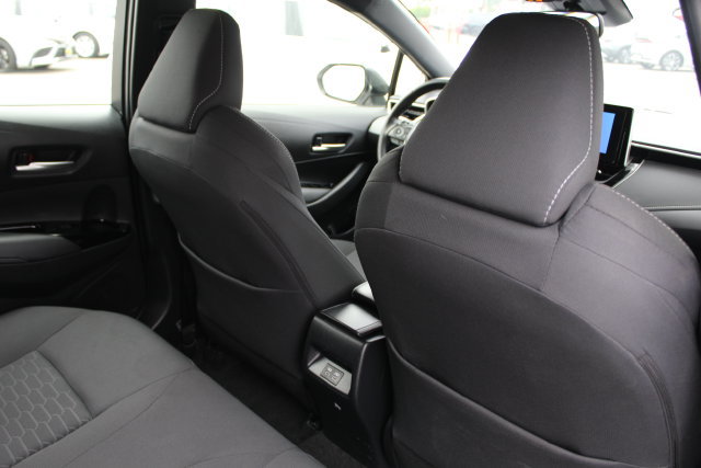 Certified 2025 Toyota Corolla Hatchback w/ SE Package FWD image 25
