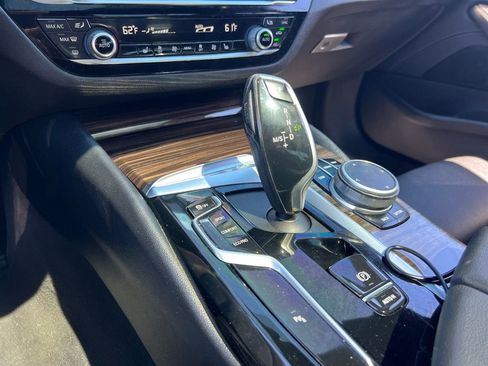 Used 2021 BMW 530i w/ Convenience Package image 51