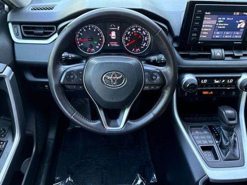 Used 2020 Toyota RAV4 XLE w/ XLE Grade Weather Package AWD/4WD image 11