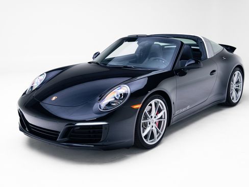 Used 2018 Porsche 911 Targa 4S image 4