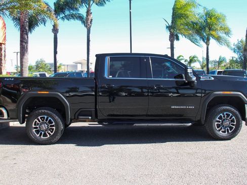 Used 2021 GMC Sierra 3500 SLE w/ SLE Value Package image 9