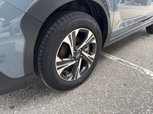 Used 2025 Subaru Crosstrek 2.0i Premium image 9