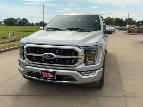 Used 2023 Ford F150 Platinum image 4