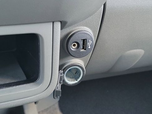 Used 2019 Nissan Frontier SV image 29