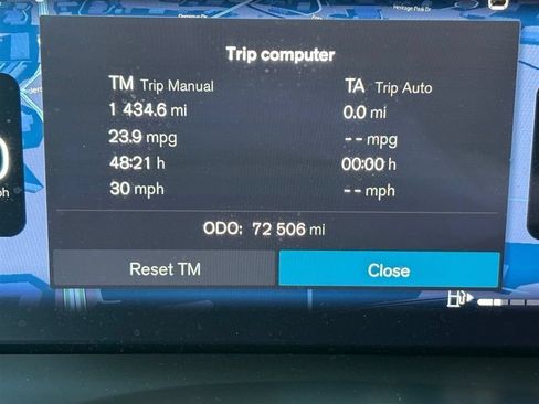 Used 2025 Volvo XC60 B5 Plus AWD/4WD image 7