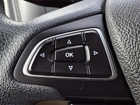 Used 2015 Ford Focus SE image 16