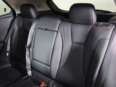 Used 2023 Buick Envision Essence FWD image 29