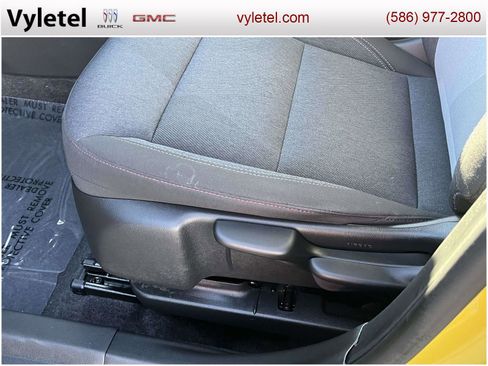 Certified 2024 Chevrolet Trax RS w/ Driver Confidence Package image 17