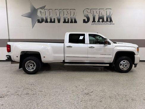 Used 2019 GMC Sierra 3500 Denali w/ Duramax Plus Package AWD/4WD image 31