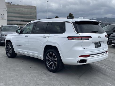 Used 2021 Jeep Grand Cherokee L Overland w/ Luxury Tech Group IV AWD/4WD image 6