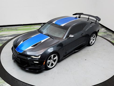 Used 2017 Chevrolet Camaro SS RWD image 31