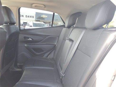 Used 2022 Buick Encore Preferred w/ Safety Package image 8