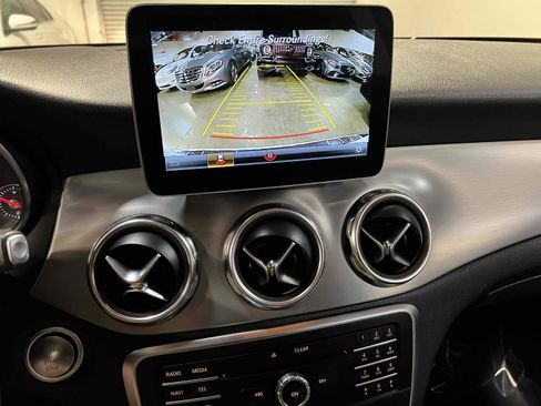 Used 2020 Mercedes-Benz GLA 250 SUV - SMARTPHONE INTEGRATION - image 10