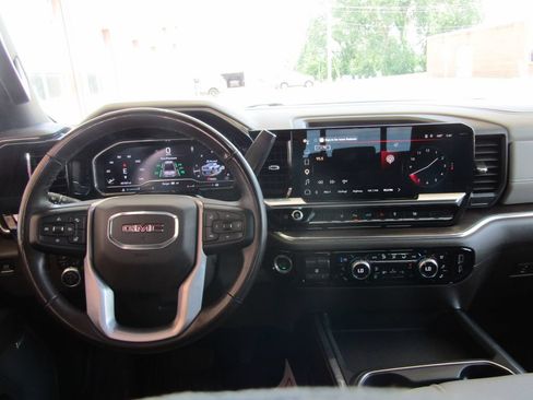 Used 2025 GMC Sierra 2500 SLT w/ SLT Convenience Package AWD/4WD image 5