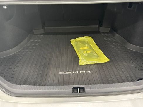 Used 2021 Toyota Camry SE image 23