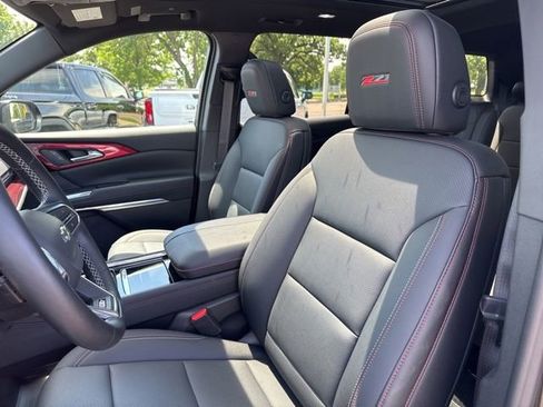 Used 2026 Chevrolet Traverse Z71 w/ LPO, Floor Liner Package AWD/4WD image 13