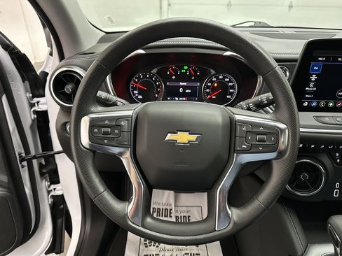 Used 2025 Chevrolet Blazer LT AWD/4WD image 22
