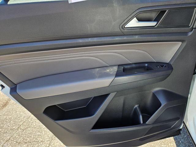Used 2021 Volkswagen Atlas Cross Sport SE w/ Panoramic Sunroof Package FWD image 21