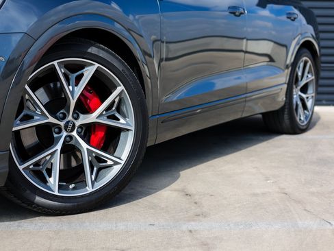 Used 2023 Audi SQ8 Prestige image 12